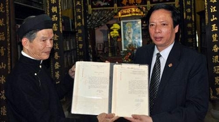 Tiếp nhận châu bản khẳng định chủ quyền Hoàng Sa